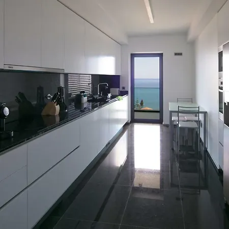 Spacious Luxury Holiday Apartment With A Great View, Funchal, Free Wifi And Parking Exterior foto