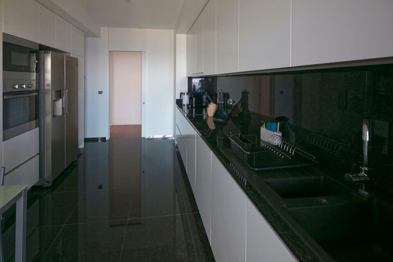 Spacious Luxury With A Great View, Funchal, Free Wifi And Parking Appartement *